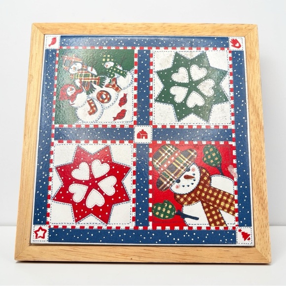 Hallmark Cards Christmas Ceramic Quilt Design With Wood Trim Trivet Vintage - Picture 3 of 7